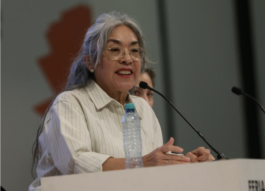 Cristina Rivera Garza en la Fil de Guadalajara.